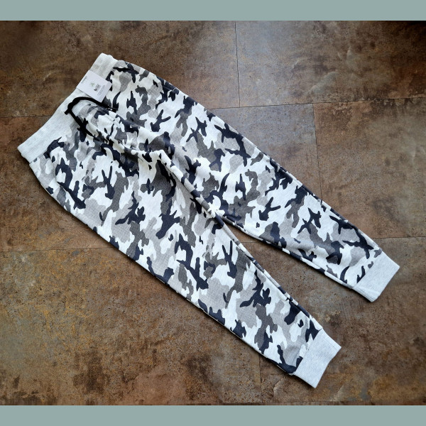 George Jungen Jogger Hosen Camouflage angeraut grau 